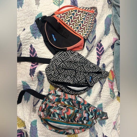 Cross body backpacks - Picture 1 of 3